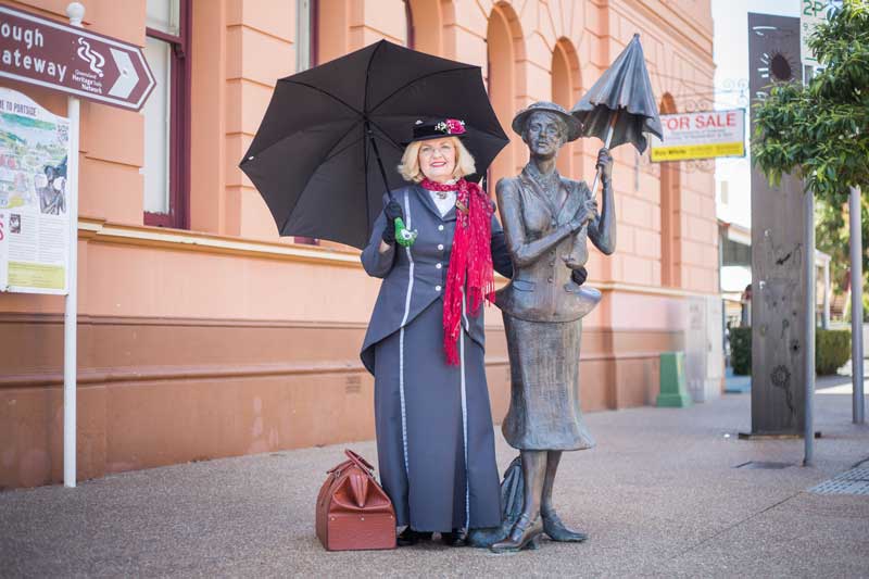 Mary Poppins Statue